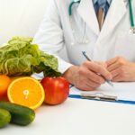 Peut-on se passer de médecin pour certaines pratiques alimentaires ? 
